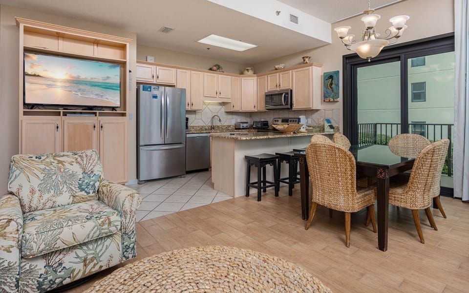 Condo, 3 Bedrooms | Interior