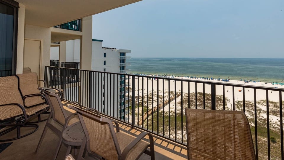 Condo, 3 Bedrooms | Property grounds