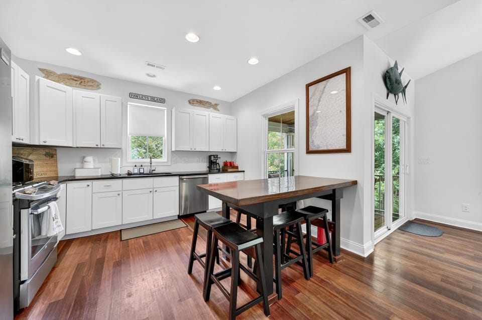 House, 3 Bedrooms | Private kitchen | Coffee/tea maker, fridge, oven, toaster