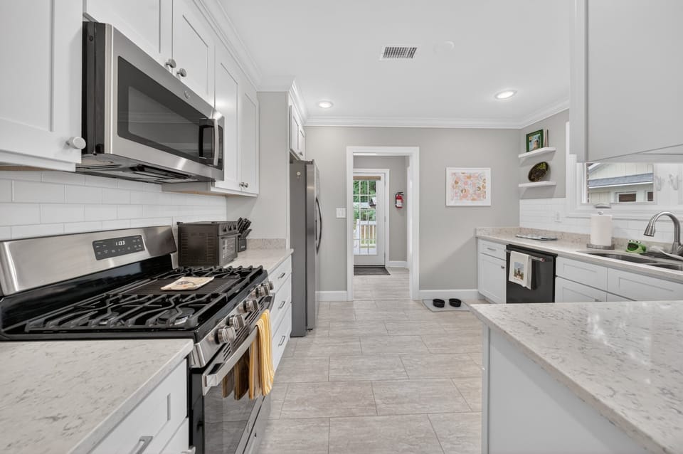House, 3 Bedrooms | Private kitchen | Coffee/tea maker, fridge, oven, toaster