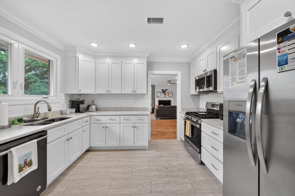 House, 3 Bedrooms | Private kitchen | Coffee/tea maker, fridge, oven, toaster