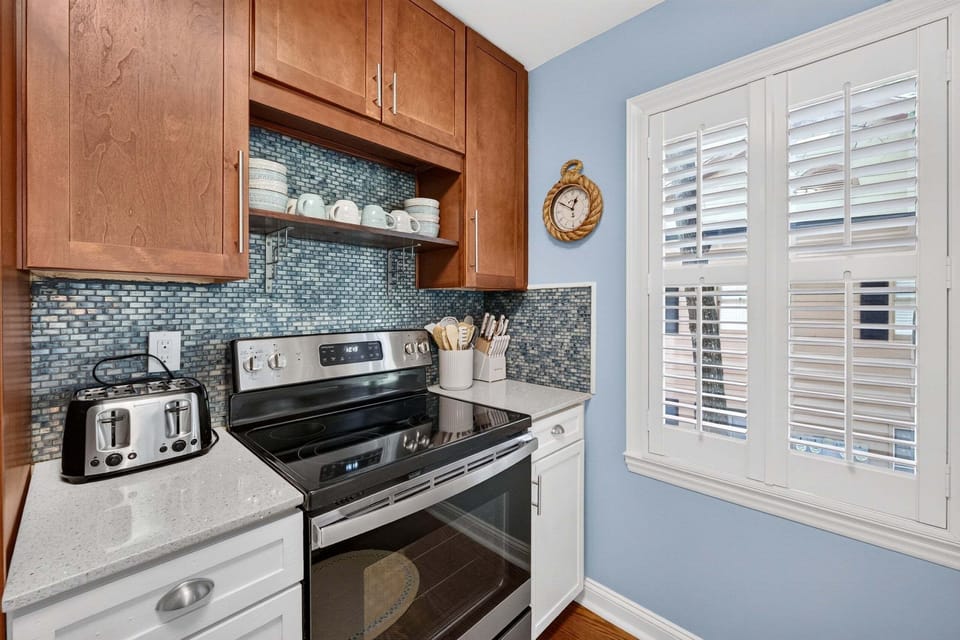 Condo, 2 Bedrooms | Private kitchen | Coffee/tea maker, fridge, oven, toaster