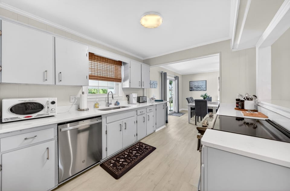 House, 3 Bedrooms | Private kitchen | Coffee/tea maker, fridge, oven, toaster