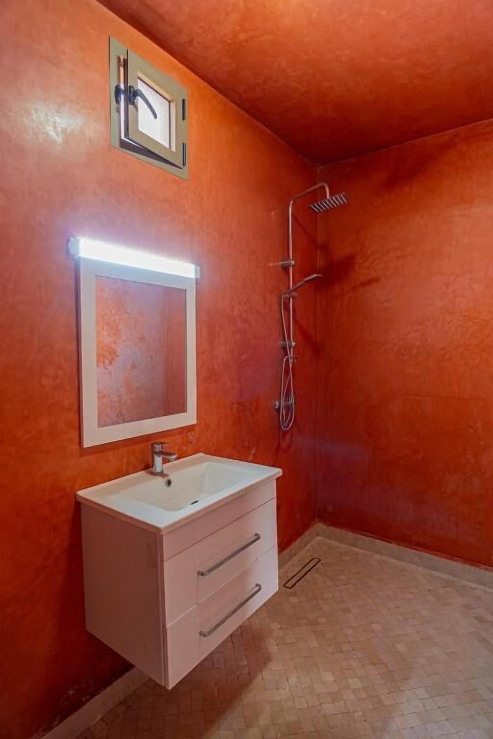 Standard Double Room, Courtyard View | Bathroom