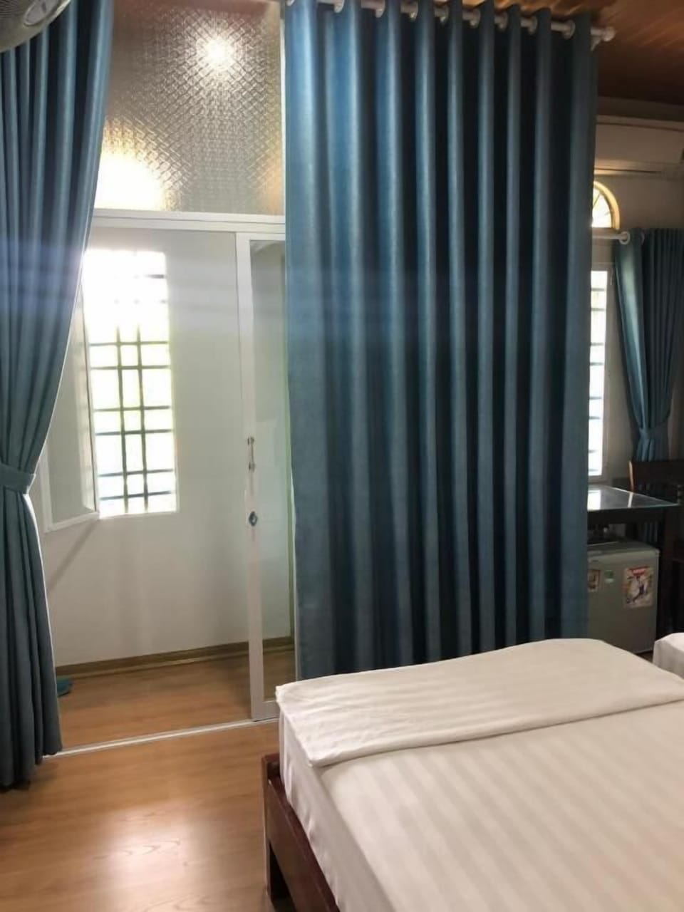 Minibar, desk, free WiFi