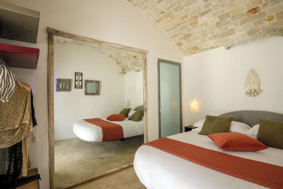Double Room, Pool View | In-room safe, WiFi (free), bed sheets