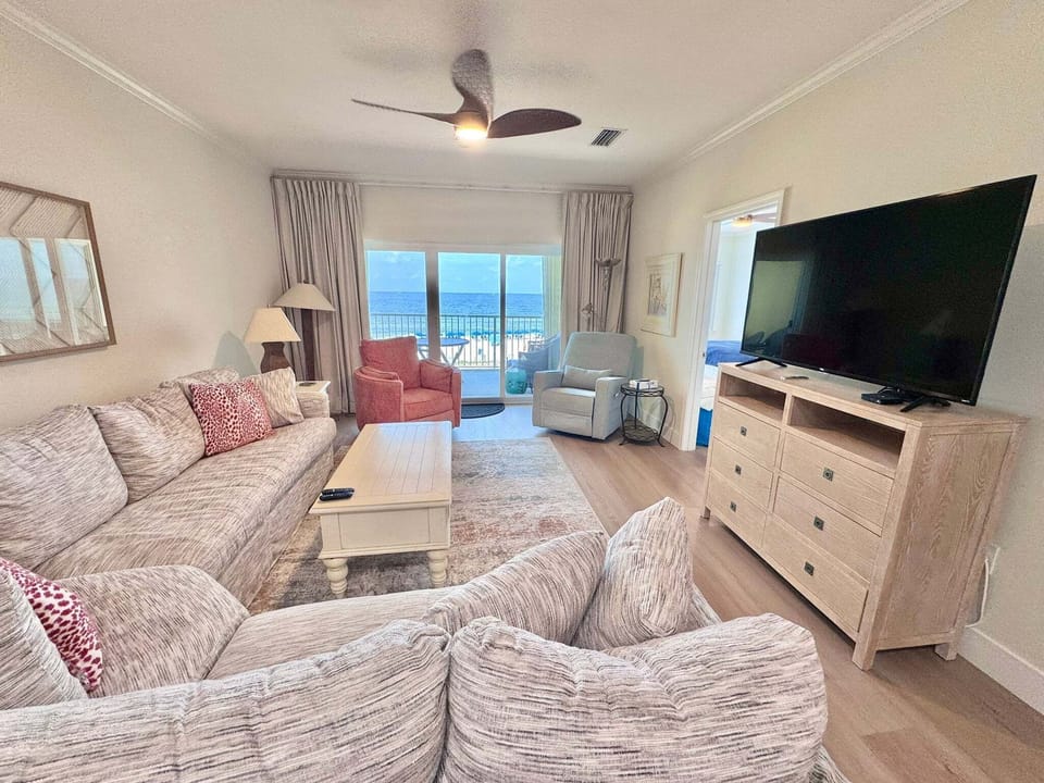 House, Multiple Beds (Marlin Key 2B) | Living area