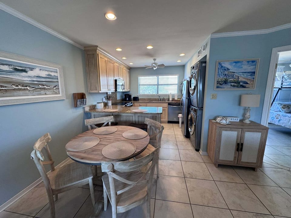 House, Multiple Beds (Lei Lani Village 205) | Dining