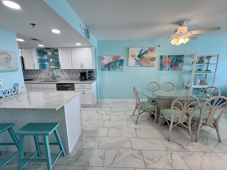House, Multiple Beds (Summerchase 602) | Dining
