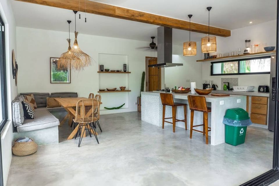House | 3 bedrooms, high-speed internet