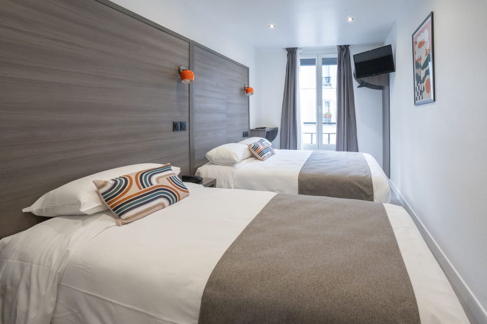 Family Twin Room | Premium bedding, desk