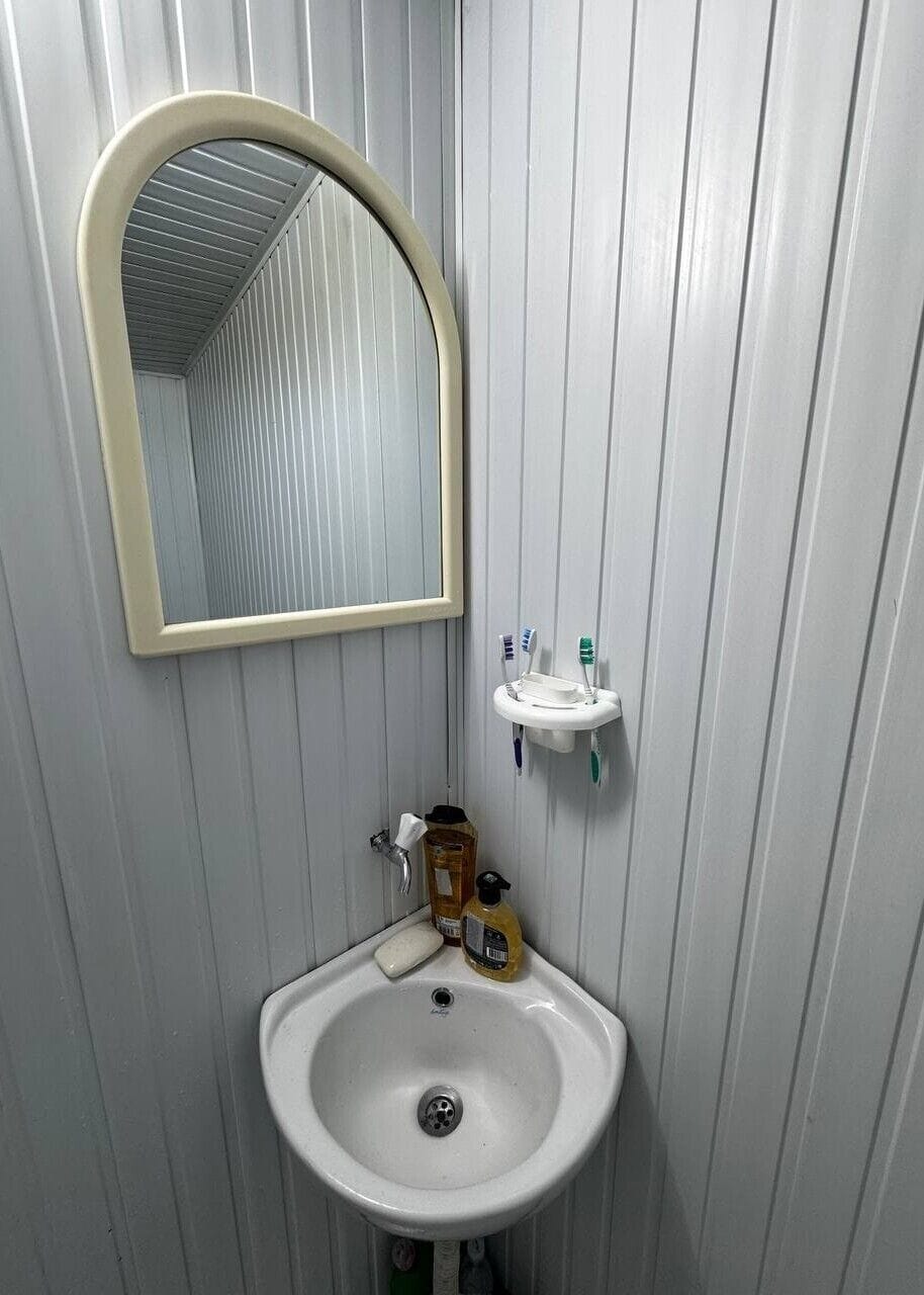 Deluxe Double or Twin Room, Lake View | Bathroom | Slippers