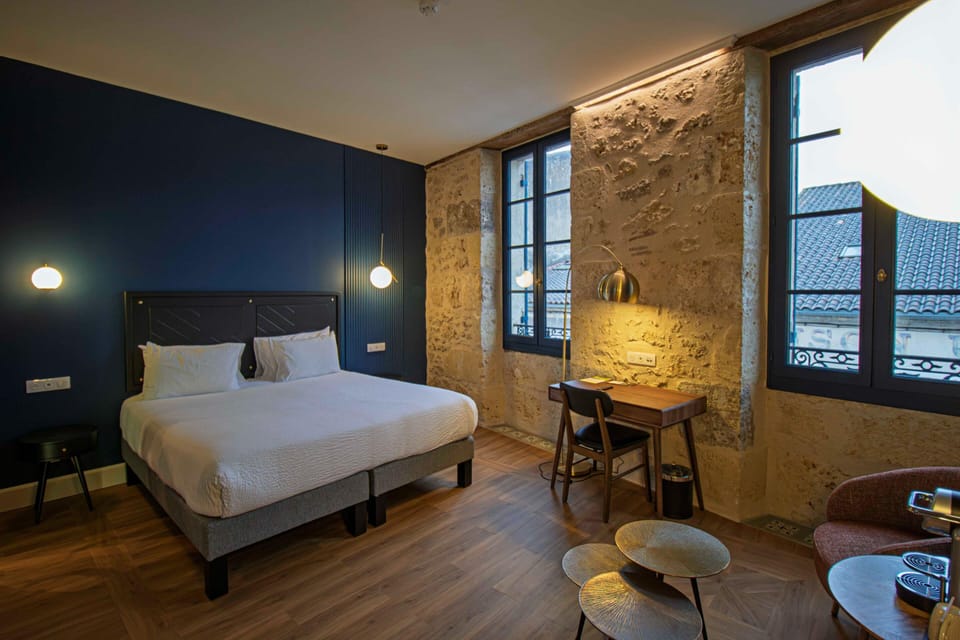 Individually decorated, individually furnished, soundproofing, free WiFi