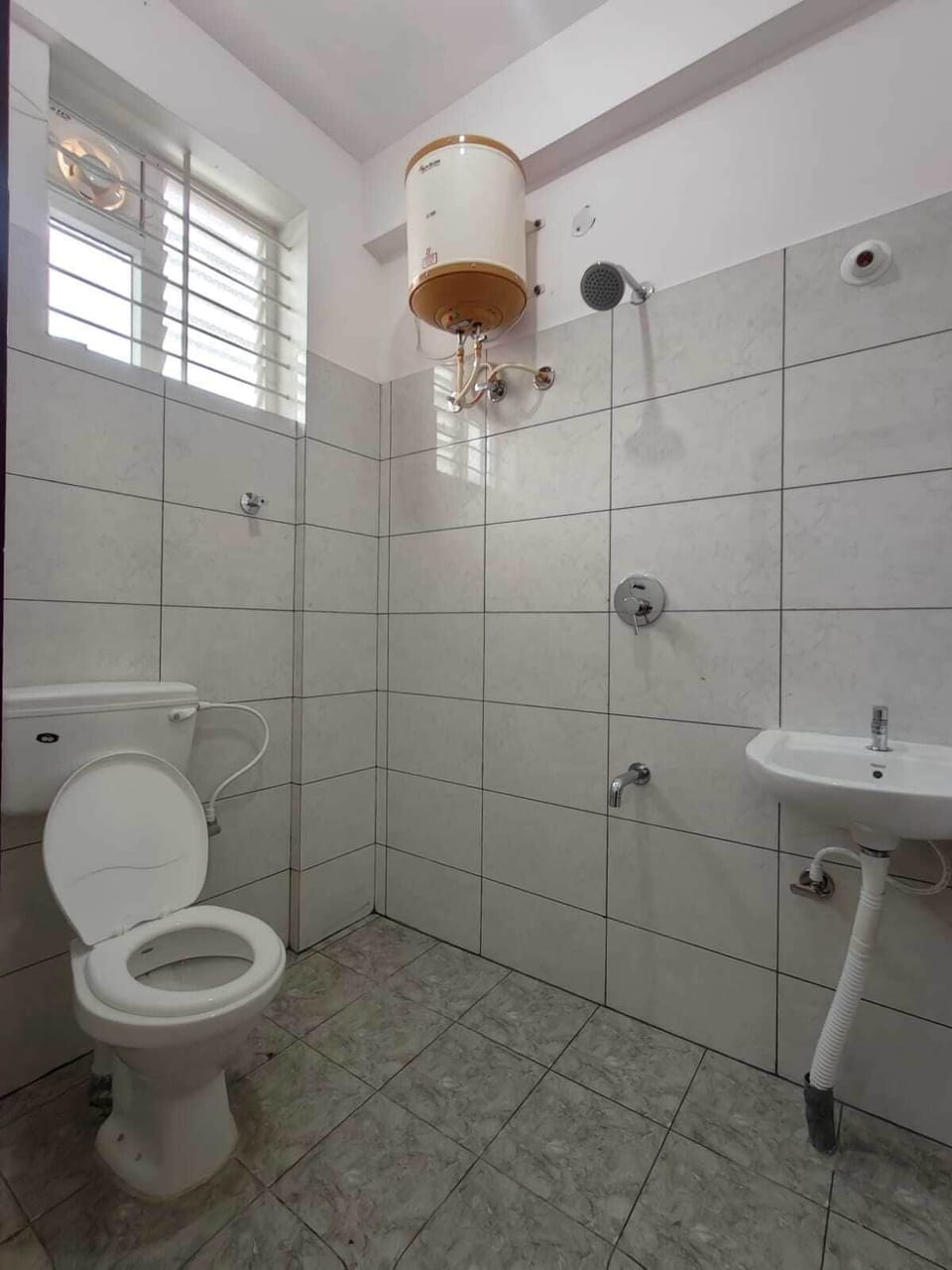 Shower, towels, soap, shampoo