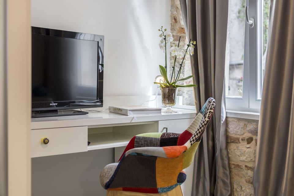 Superior Double Room | In-room safe, soundproofing, free WiFi, bed sheets