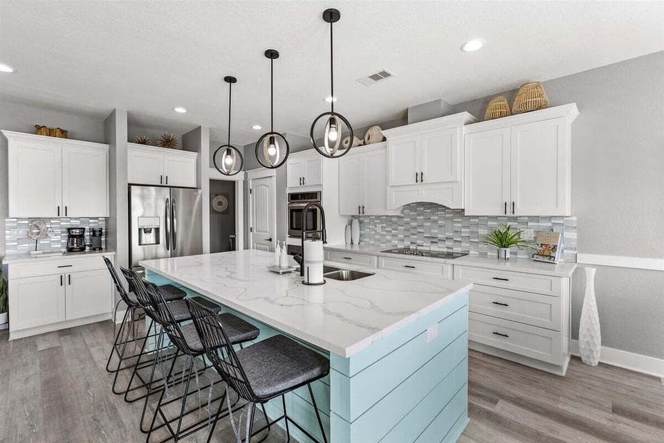 House, Multiple Beds, Patio, Pool View (Insta-Ahhh) | Private kitchen