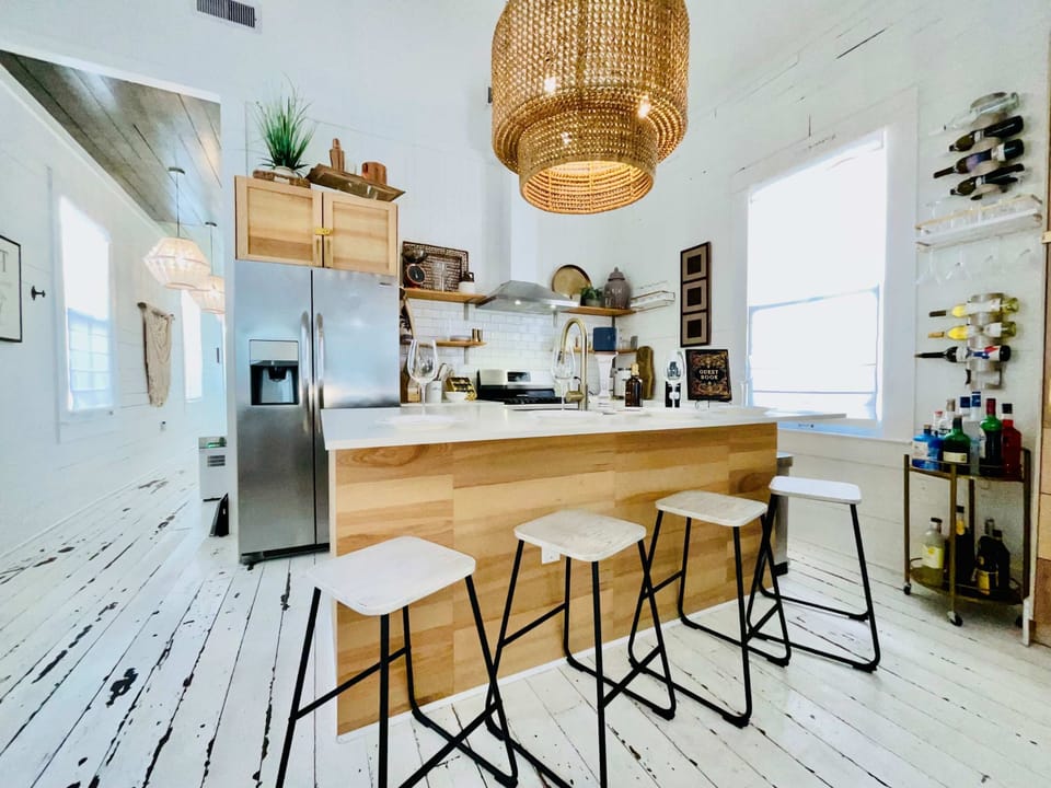 House, 2 Queen Beds, Garden View (Krewe Cottage) | Private kitchen