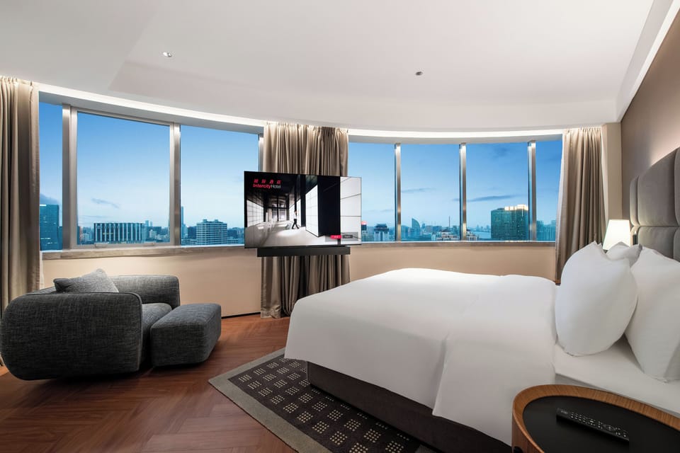 Business Single Room, City View | Premium bedding, Tempur-Pedic beds, minibar (free items)
