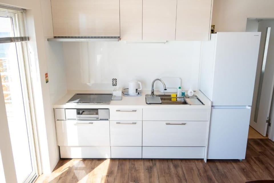 Basic House, 2 Bedrooms, Balcony, Ocean View | Private kitchen