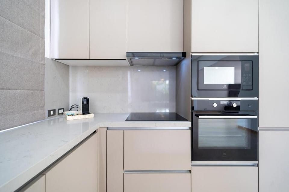 Deluxe Villa, 3 Bedrooms, Patio, Pool View | Private kitchen