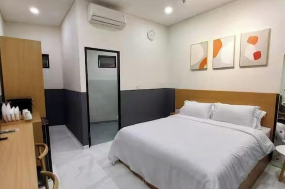 Standard Double Room | Iron/ironing board, WiFi (free)