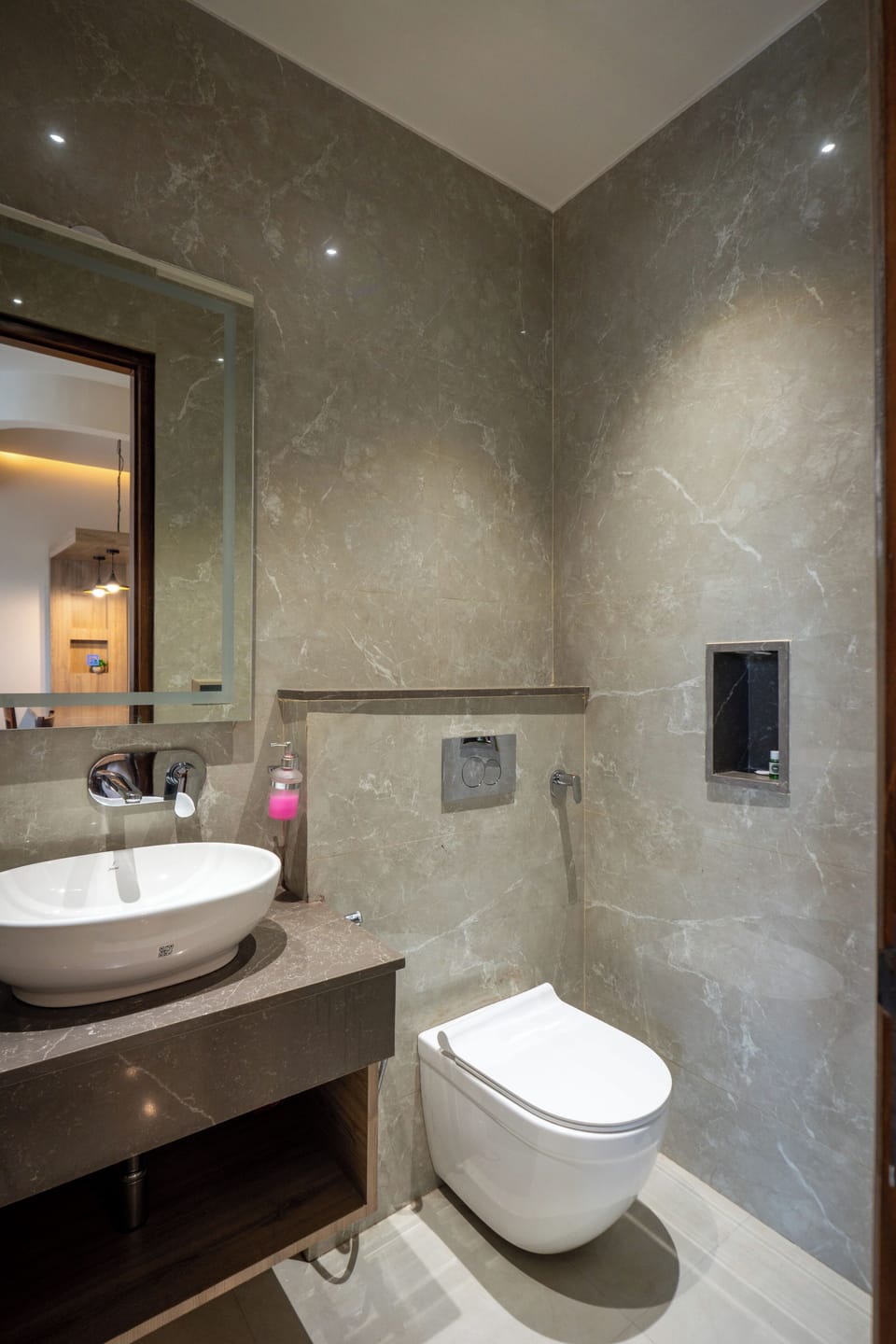 Suite | Bathroom | Shower, slippers, towels, soap