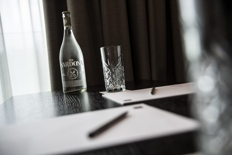Premium bedding, in-room safe, desk, laptop workspace