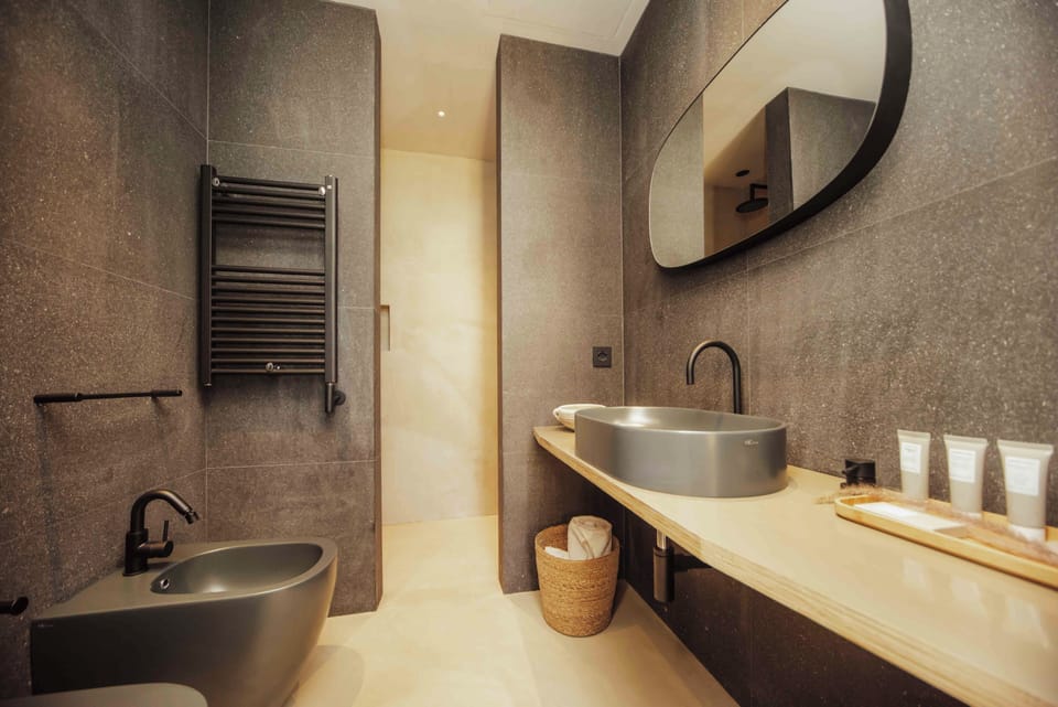 Superior Double Room | Bathroom | Shower, hair dryer, slippers, towels