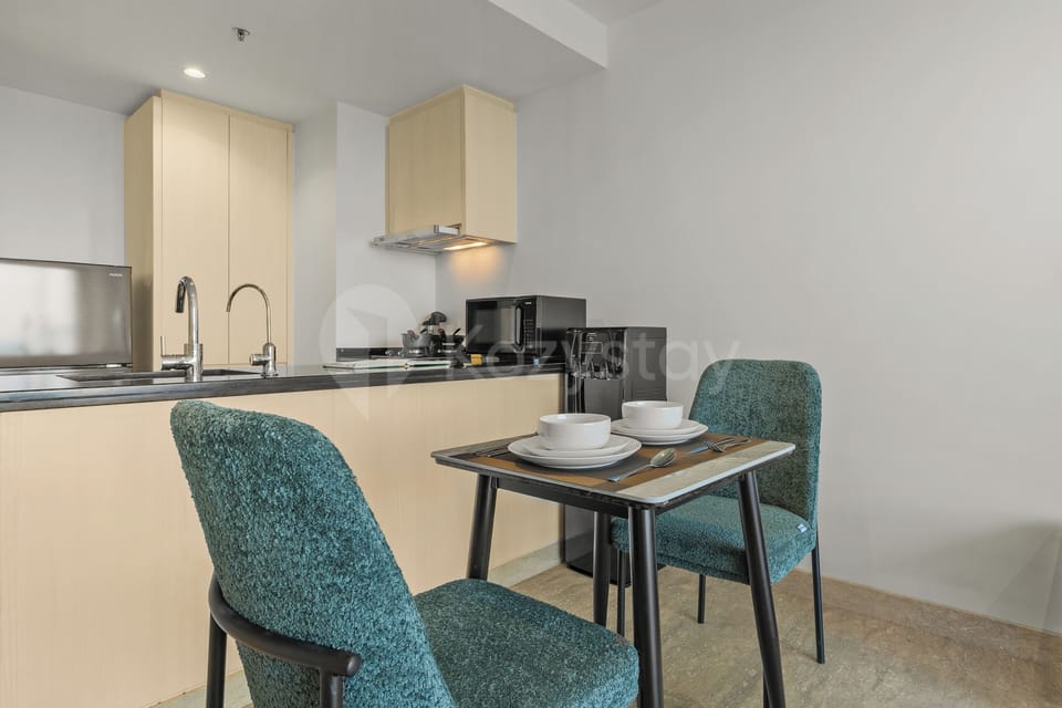 Apartment, 1 Bedroom, City View | Dining room