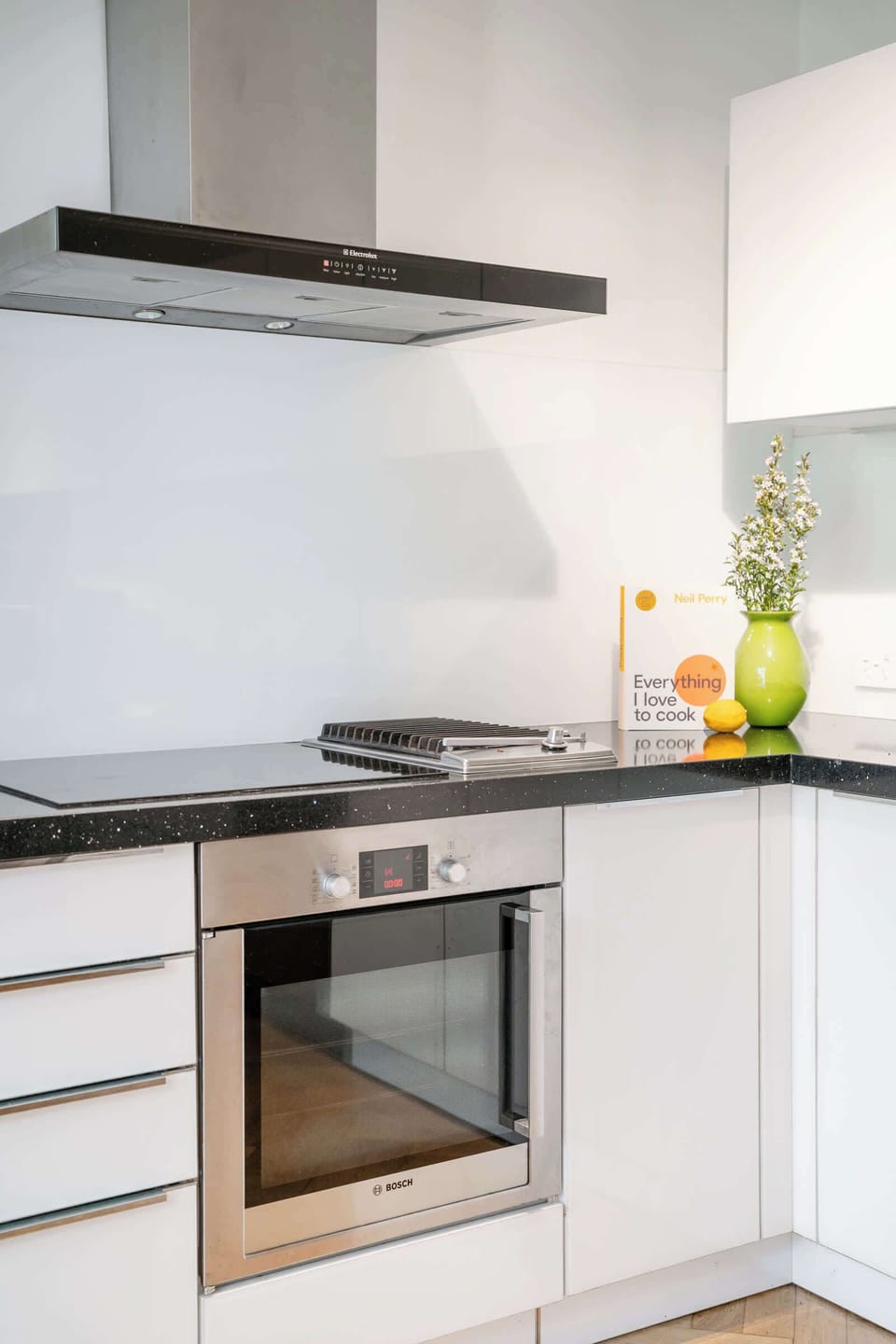 Luxury House, 3 Bedrooms, Balcony | Private kitchen