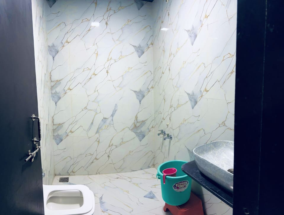 Junior Double Room | Premium bedding, desk, laptop workspace, WiFi (free)