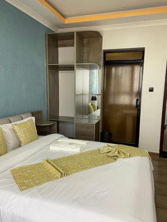 Deluxe Single Room | WiFi (free), individually decorated, individually furnished, bed sheets