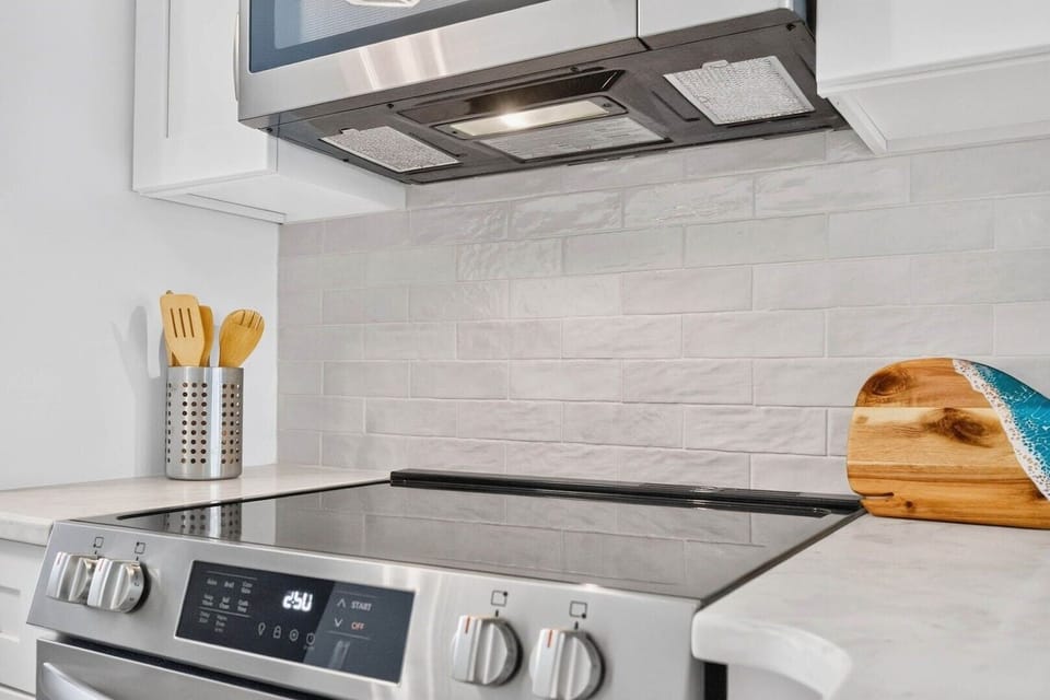 House, 3 Bedrooms | Private kitchen | Coffee/tea maker, fridge, oven, toaster