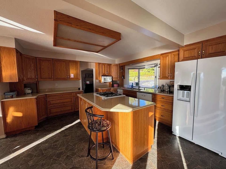 Family House, 5 Bedrooms, Ocean View | Private kitchen