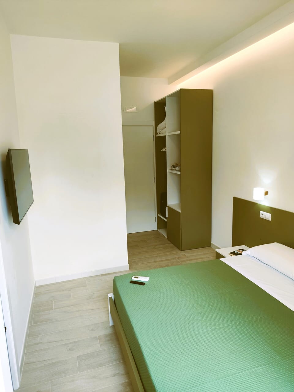 Double or Twin Room | WiFi (free)
