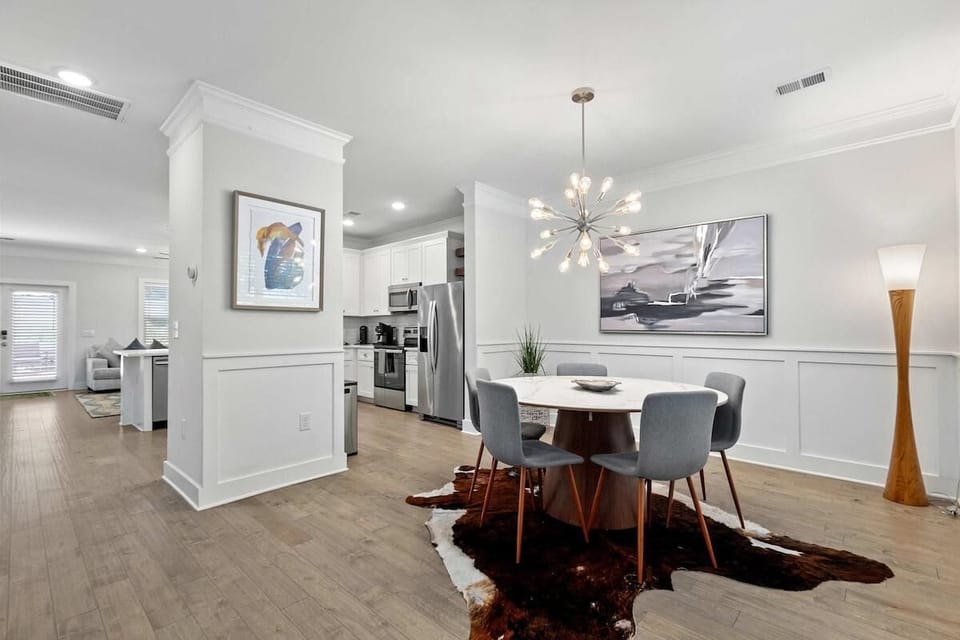 House, Multiple Beds (Lowcountry Lux, 5 min to Beach, 7 min) | Dining