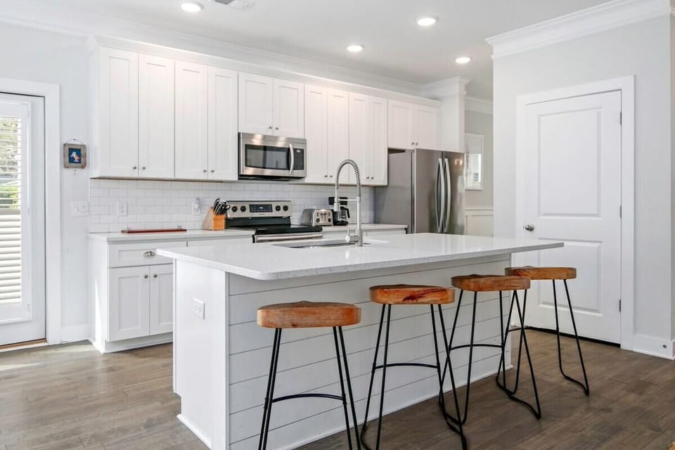 House, Multiple Beds (Ride The Wave,  5 min to Beach,  7 mi) | Private kitchen