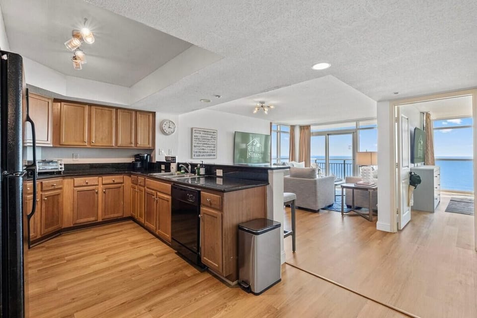 Condo, Multiple Beds (The Grand Myrtle-BAY VIEW 1503) | Private kitchen