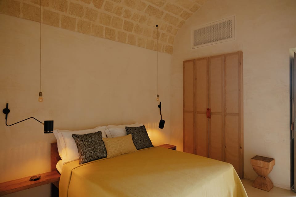 Superior Double Room | In-room safe, desk, WiFi (free)