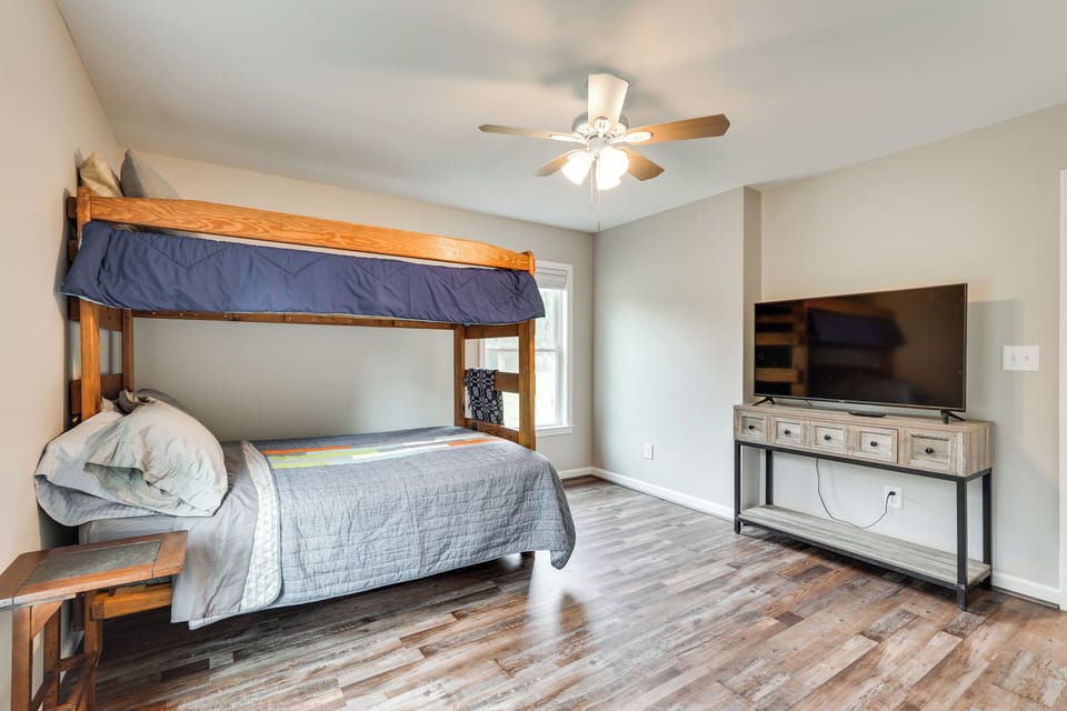 House (2 Bedrooms) | Interior