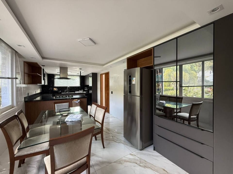 Chalet | Dining