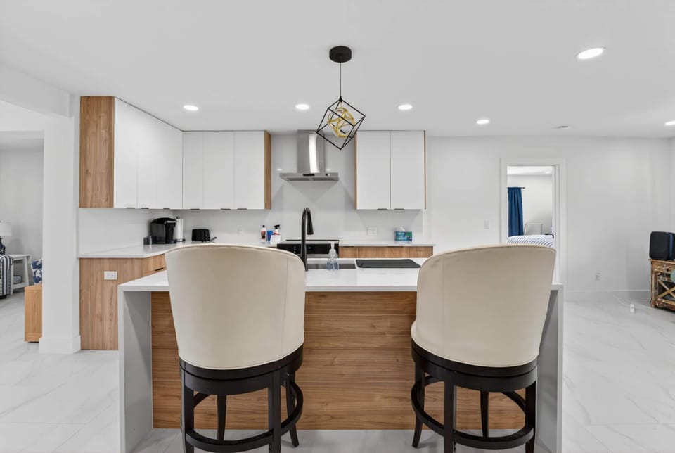House, Multiple Beds (Cabana Retreat) | Private kitchen