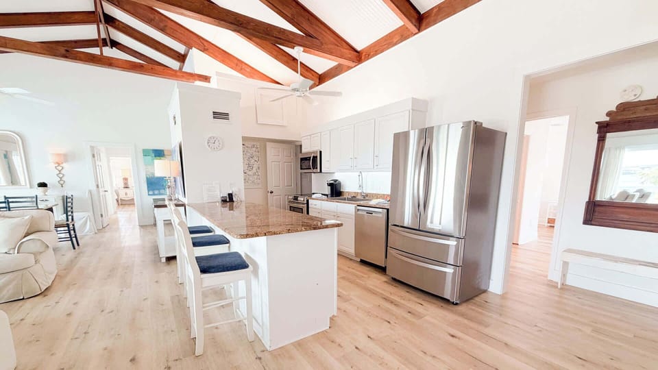House, Multiple Beds (Sandbag Castle) | Private kitchen