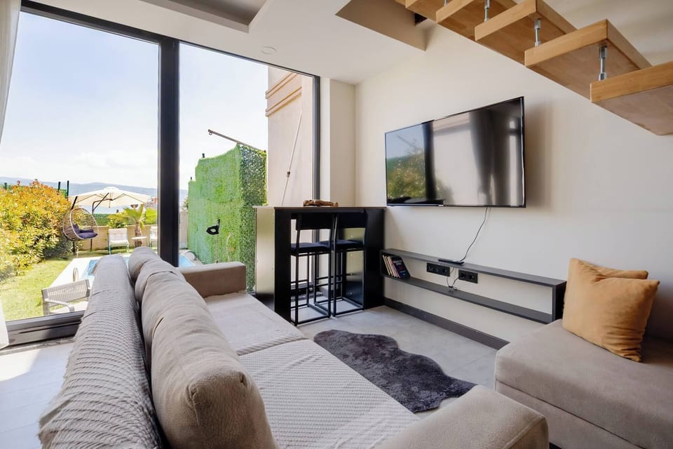 Villa, 2 Bedrooms, Accessible, Smoking | Living room