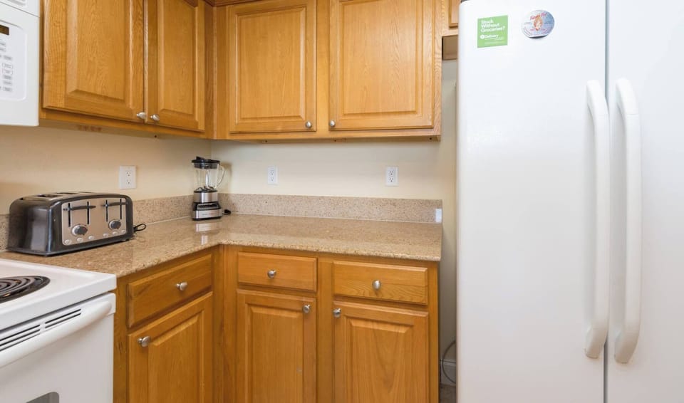 Condo, 1 Bedroom, Balcony | Interior
