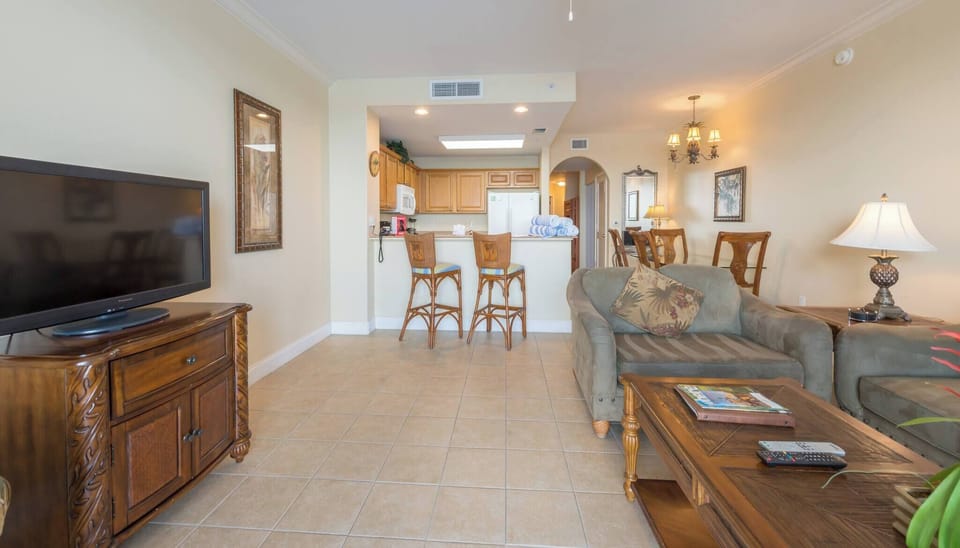 Condo, 1 Bedroom, Balcony | Living room