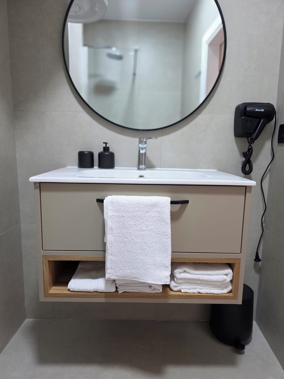 Deluxe Double Room, City View | Bathroom | Shower, hair dryer, towels, soap