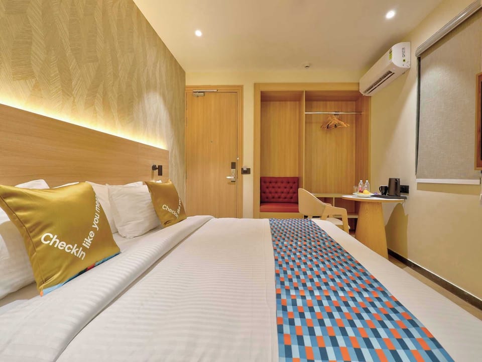 Desk, WiFi (free), bed sheets