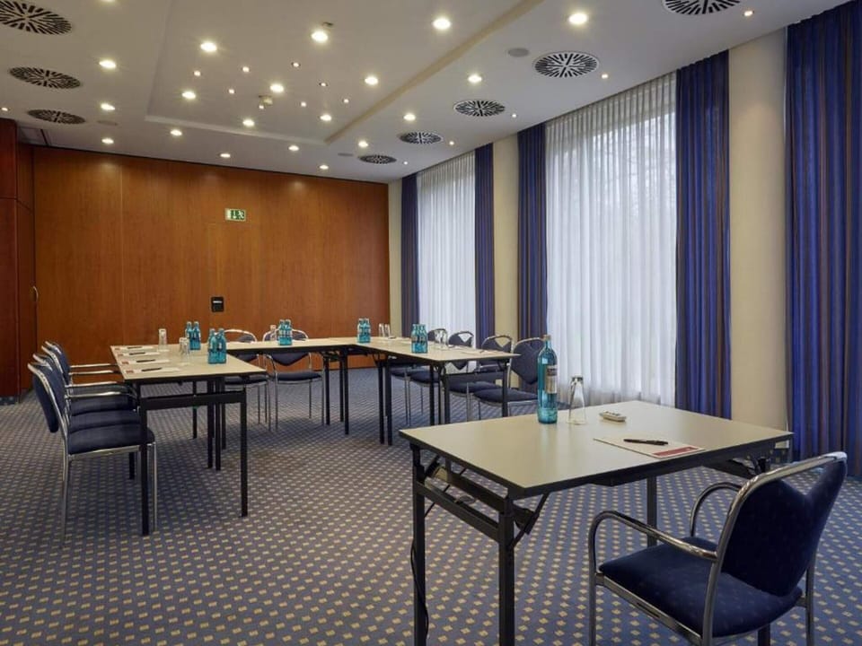 House | Meeting facility