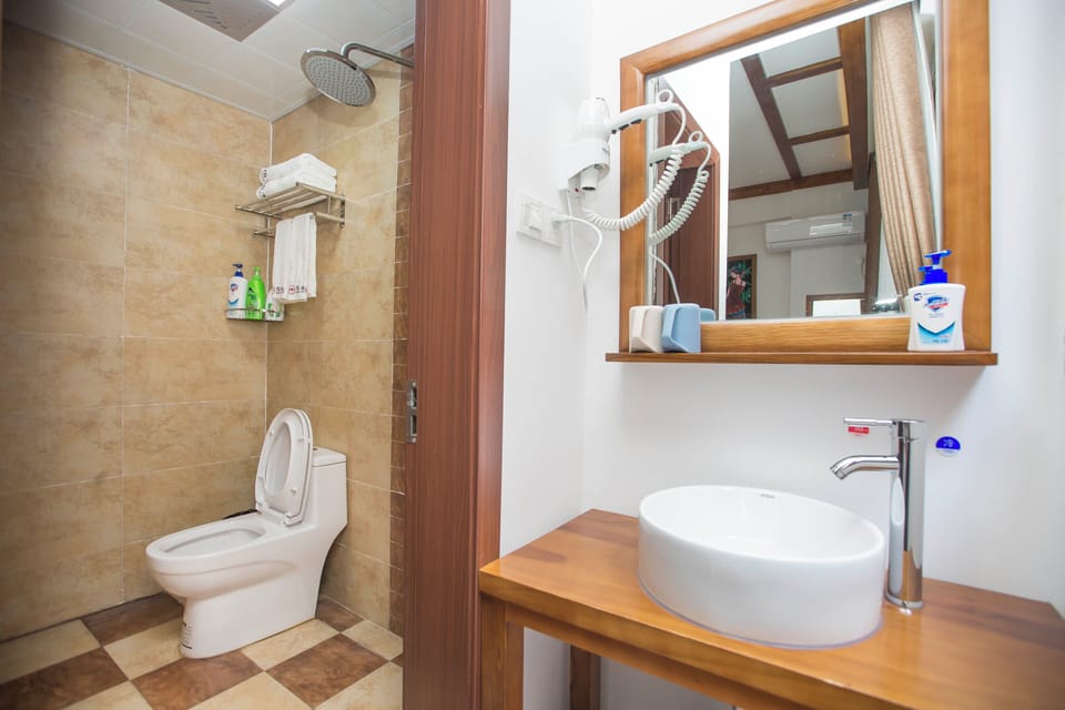 Superior Twin Room | Desk, blackout drapes, soundproofing, WiFi (free)